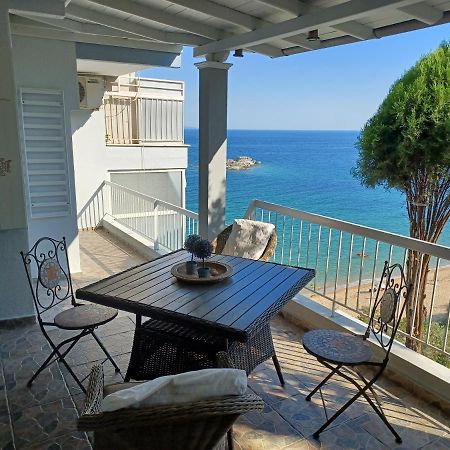 Balcony By The Sea Apartment Palaiontsiflikion Exterior photo